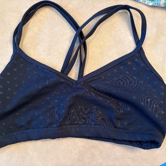 NWOT BEYOND YOGA HEART PRINT SPORTS BRA - Picture 3 of 5